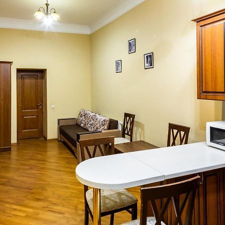 13 Franka Apartment 2 Lviv Luaran gambar